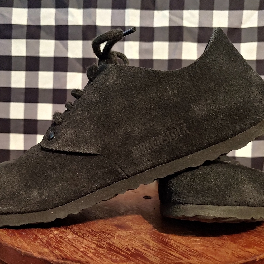 Birkenstock Size 36 Maine in Black Suede.